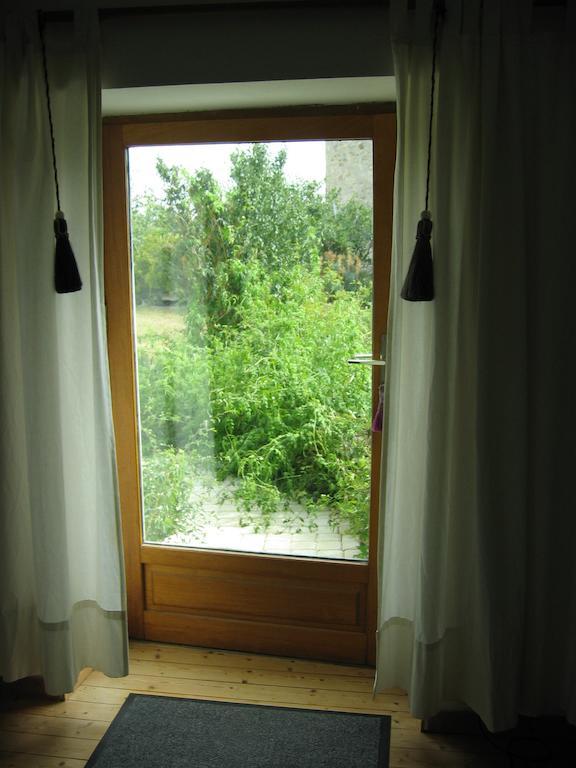 Au Moulin Geant Panzió Rochefort-sur-Loire Kültér fotó